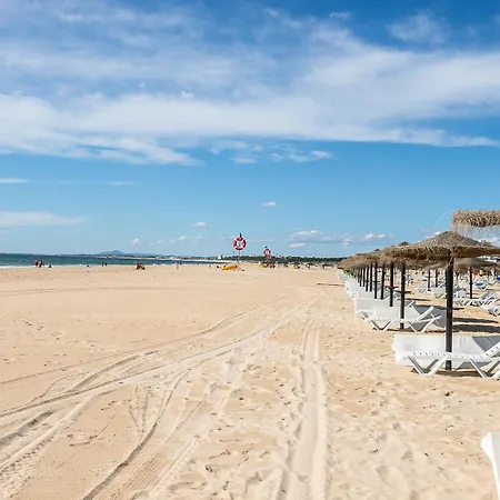 Parque Dos Reis Apartment