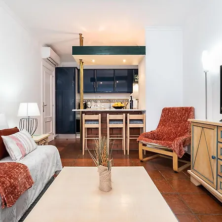 Apartman Parque Dos Reis *