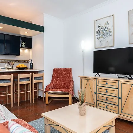 Parque Dos Reis Apartment *